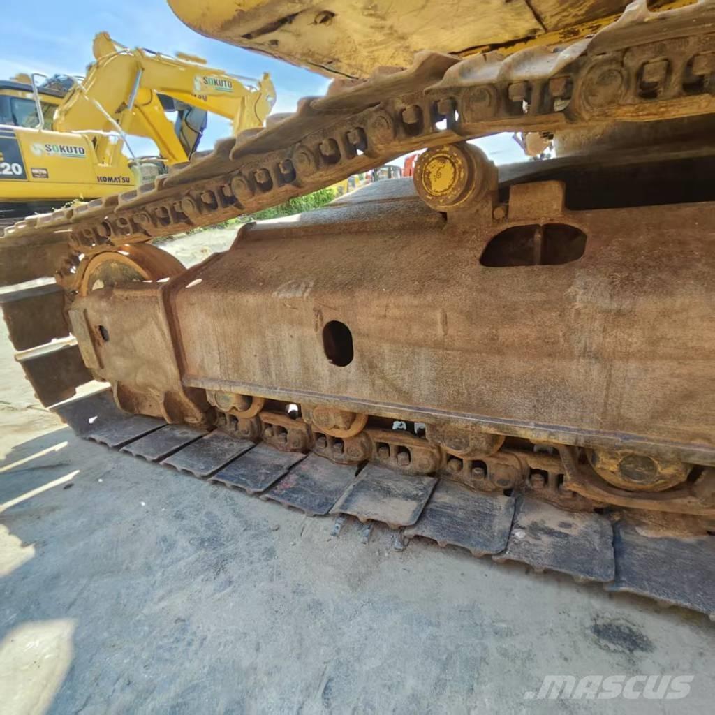 Komatsu PC 240 LC-7 대형 굴삭기 29톤 이상