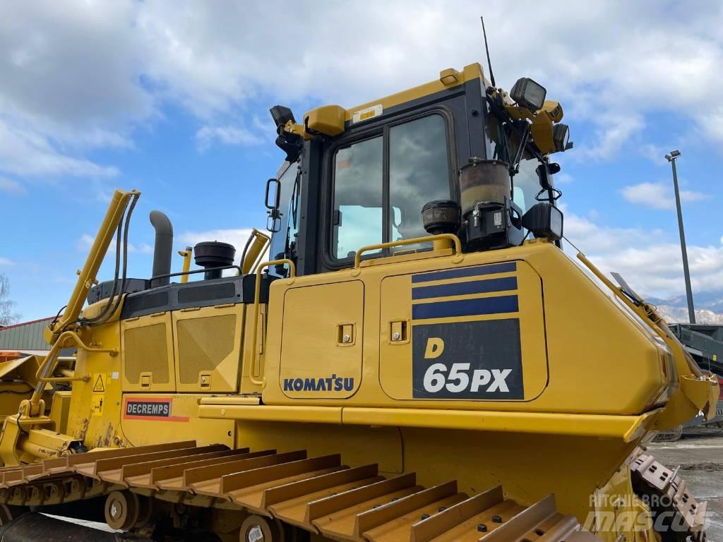 Komatsu D65PX-18 크롤러 도저