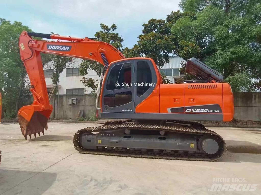 Doosan DX 225 LC 대형 굴삭기 29톤 이상