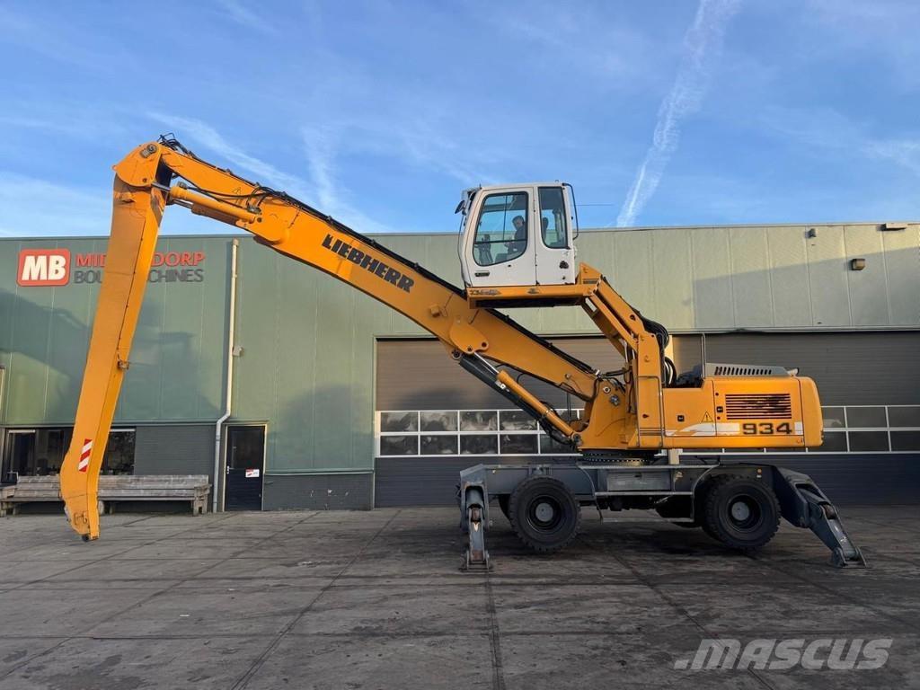 Liebherr A 934 C 폐기물/산업 처리기