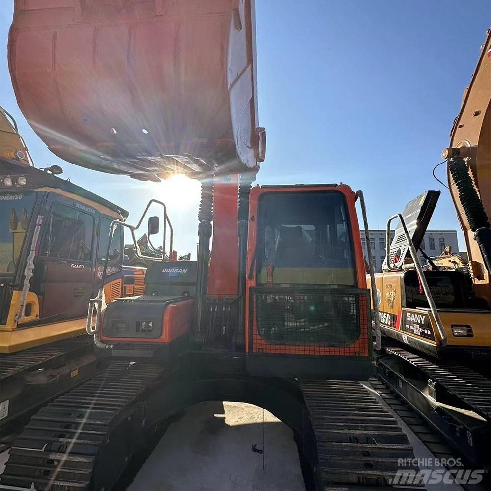 Doosan DX150LC-9C 대형 굴삭기 29톤 이상