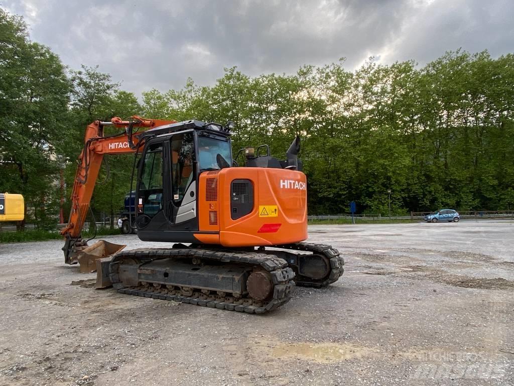Hitachi ZX 135 US-6 대형 굴삭기 29톤 이상