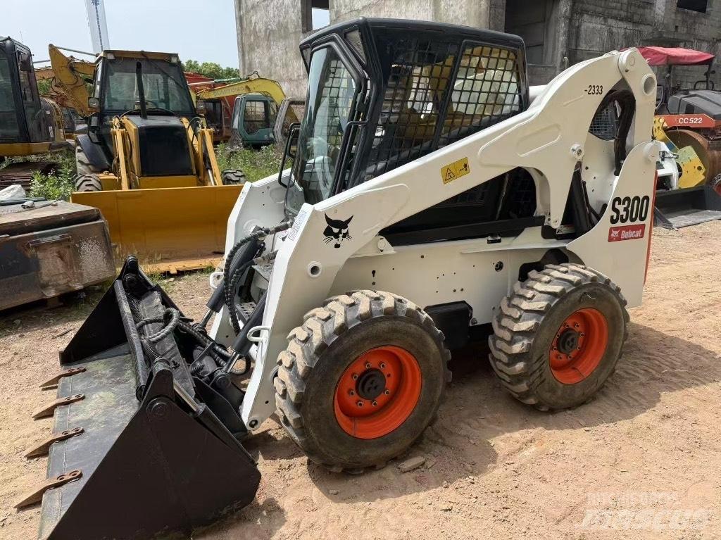 Bobcat S 300  스키드로더