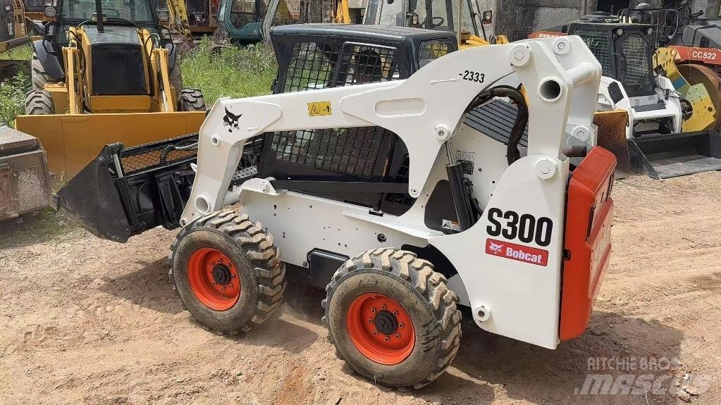Bobcat S 300  스키드로더