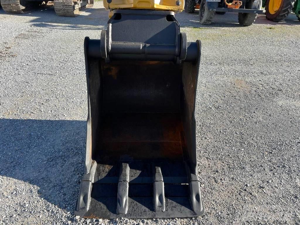 CAT M 318 F  휠 굴삭기