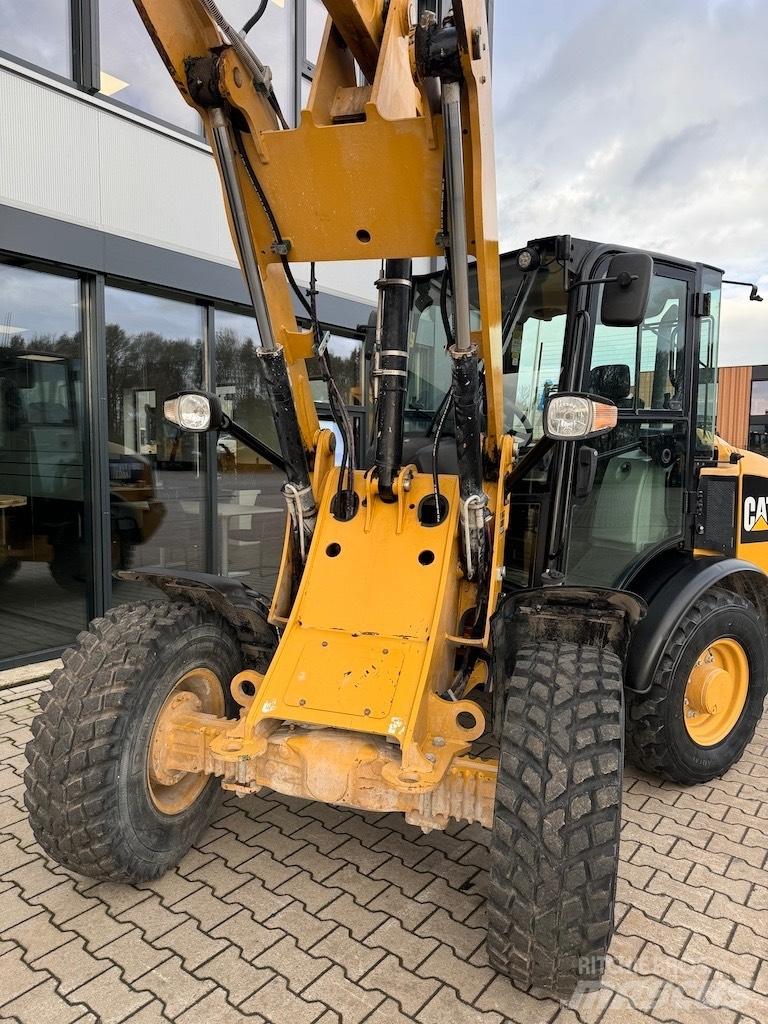 CAT 906M  휠로우더