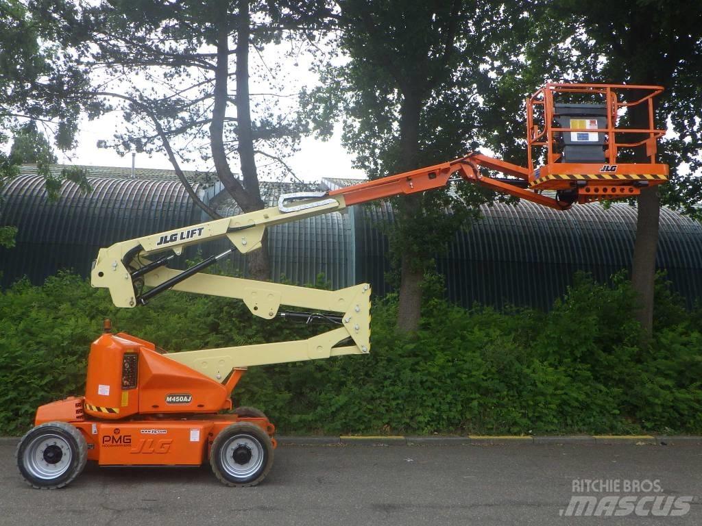JLG M450AJ 관절형 전동이동 리프트