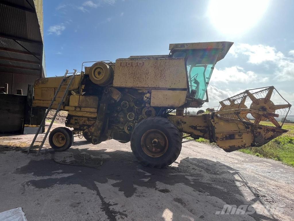 New Holland 8050 콤바인 수확기