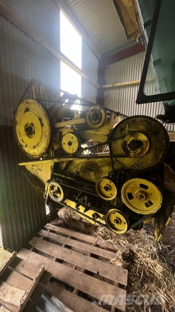 New Holland 8050 콤바인 수확기