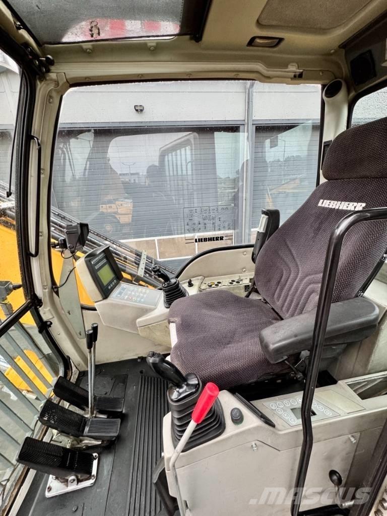 Liebherr R934C LC 파쇄용 굴삭기
