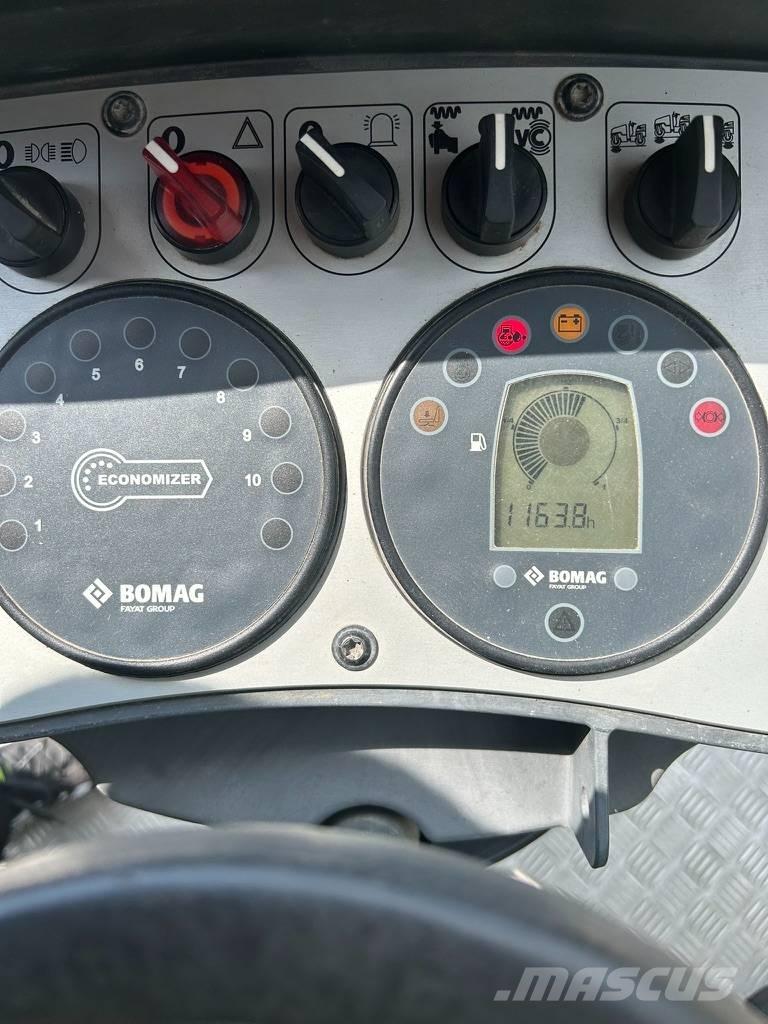 Bomag BW 120 AD-5 트윈 드럼 롤러