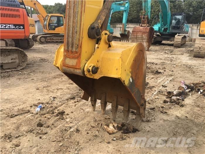 Komatsu PC 200-7 대형 굴삭기 29톤 이상