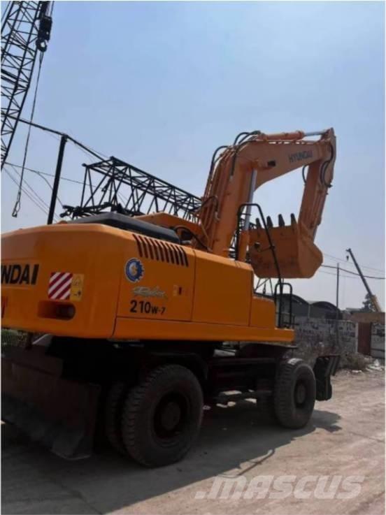 Hyundai 210 W-7  휠 굴삭기