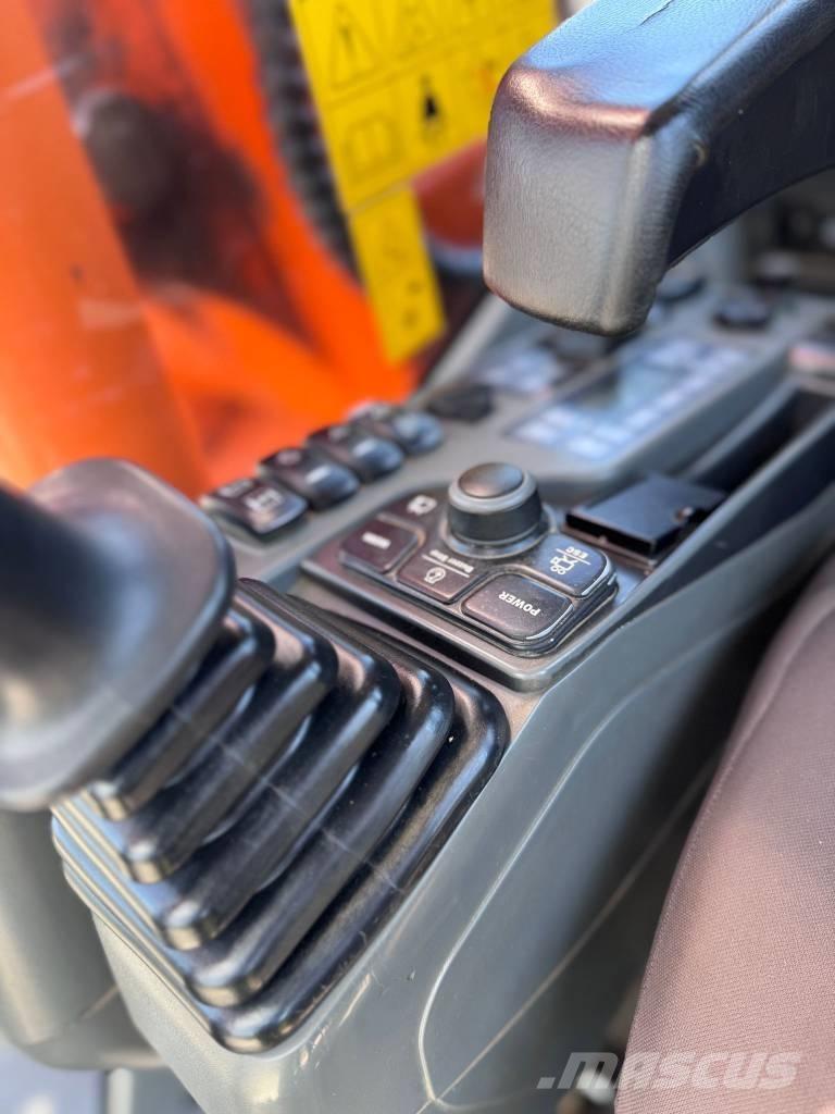 Doosan DX 140 W-3  휠 굴삭기