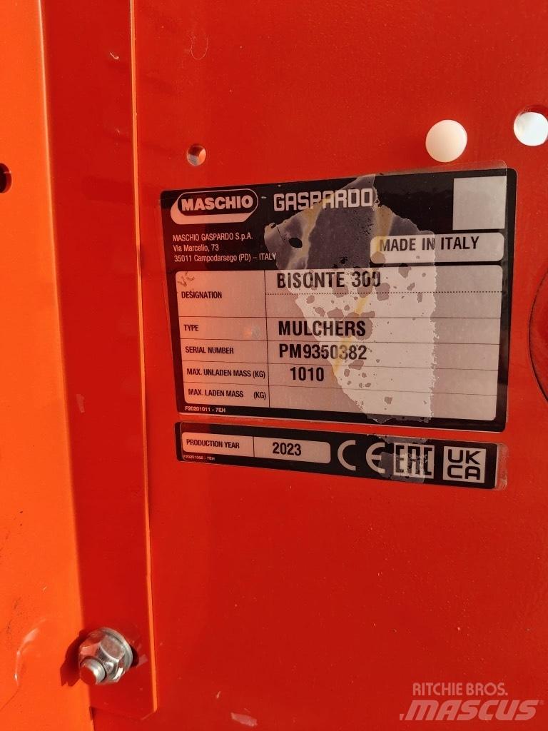 Maschio Bisonte 300 목장 제초기 및 토퍼