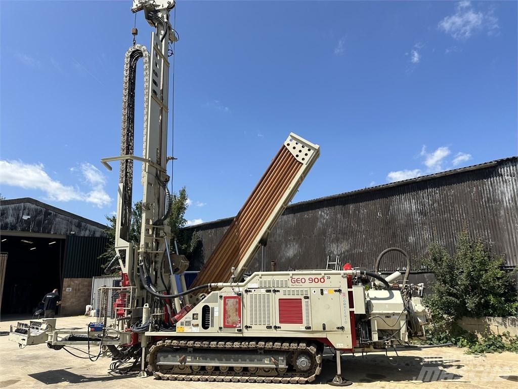 Comacchio 900HT 도로 굴착기