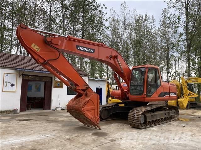 Doosan DH225 대형 굴삭기 29톤 이상