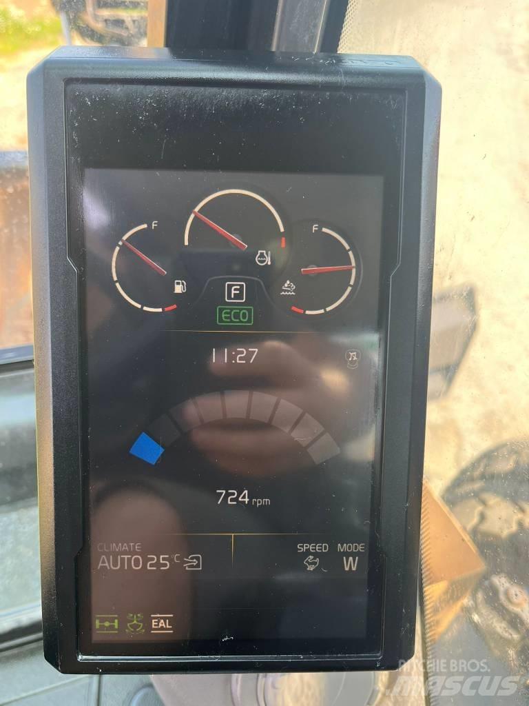 Volvo EW 220 E  휠 굴삭기