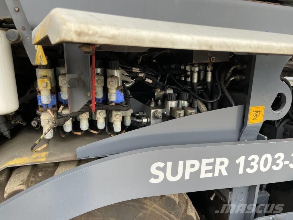 Vögele SUPER 1303-3I 아스팔트 포장장비