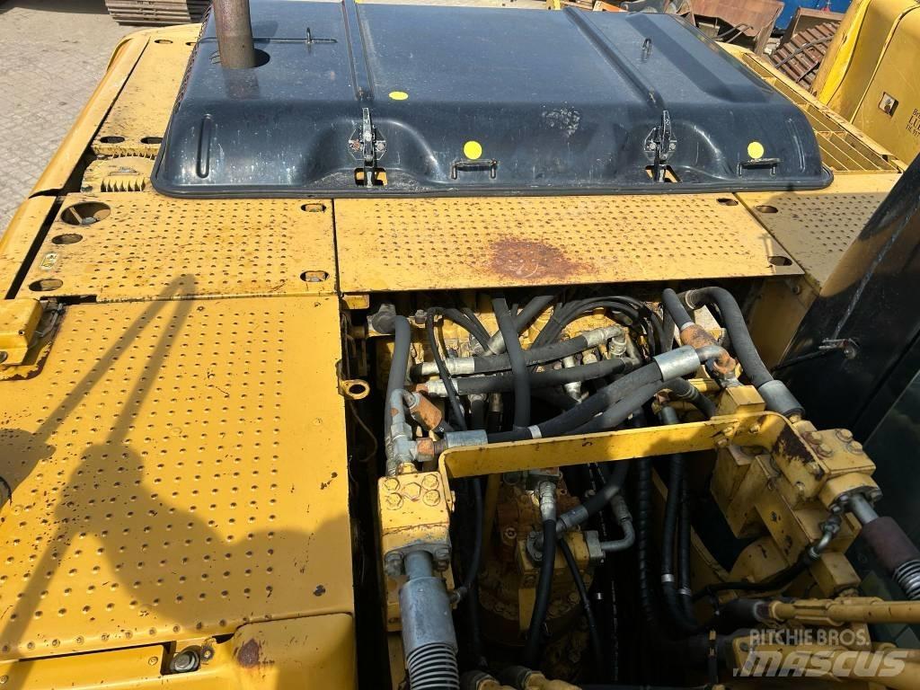 CAT 320 D L 대형 굴삭기 29톤 이상