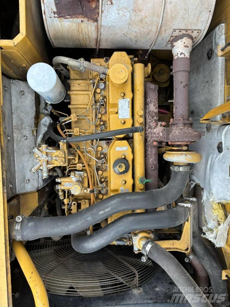 CAT 320 D L 대형 굴삭기 29톤 이상