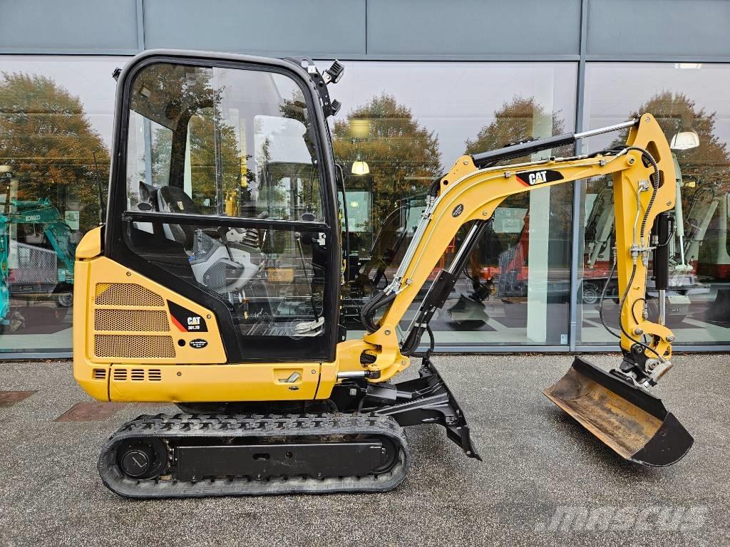 CAT 301.7 D 소형 굴삭기 7톤 미만