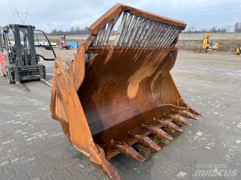 Liebherr LR 634 버켓