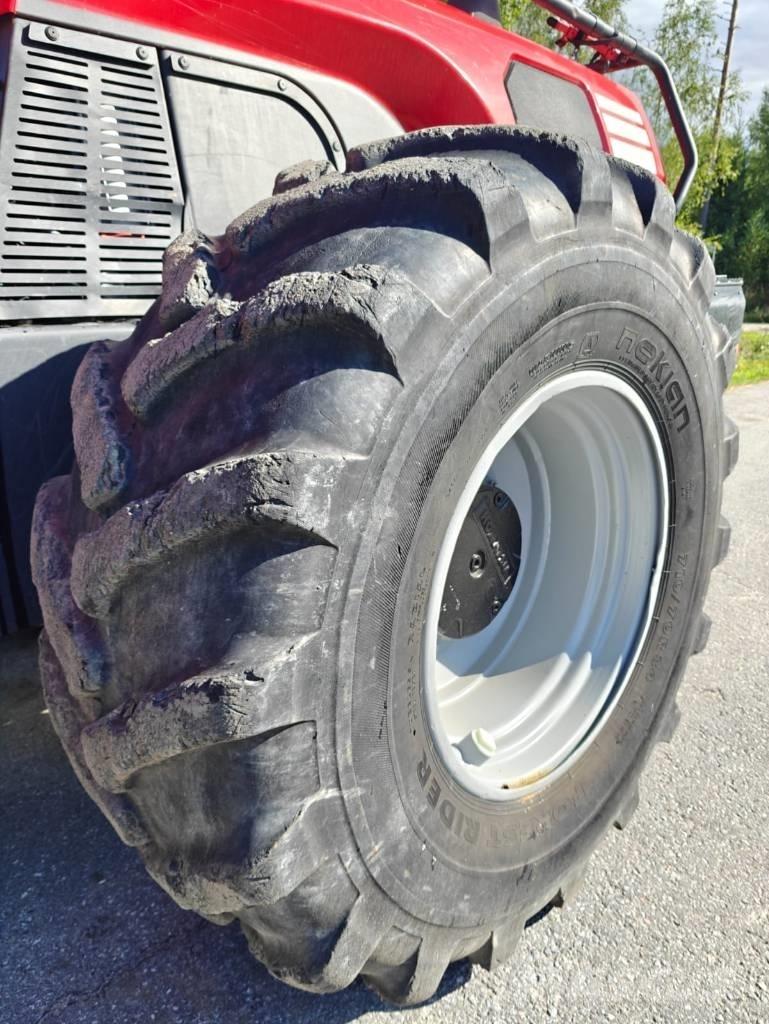 Komatsu 951 원목 하베스터