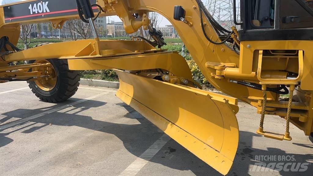 CAT 140 K 그레이더
