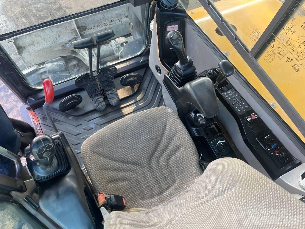 Volvo ECR 88 D 중형굴삭기 7톤-28톤