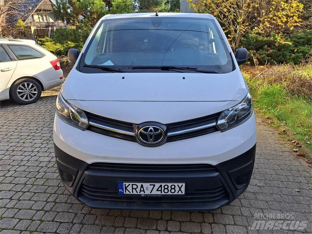Toyota PROACE 자동차