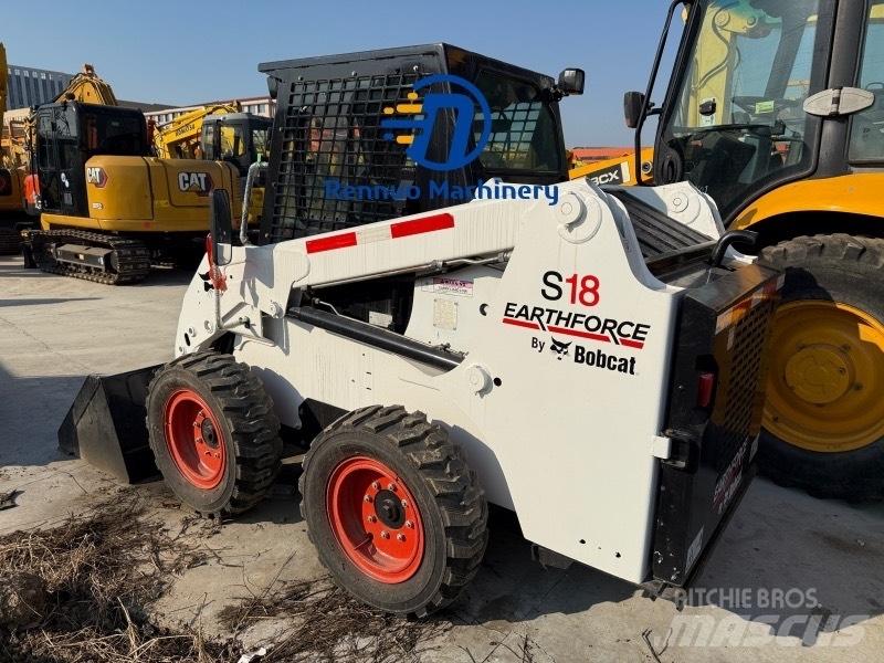 Bobcat S 18  스키드로더