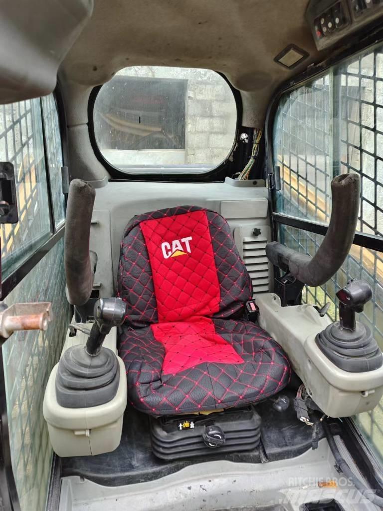 CAT 246C  스키드로더