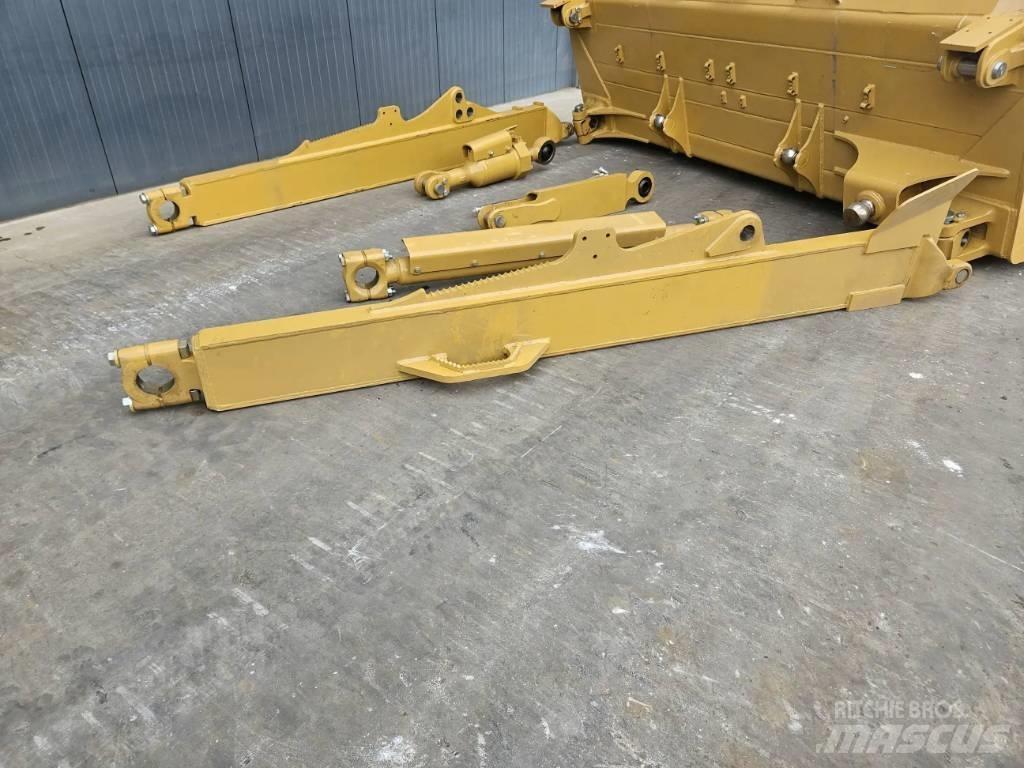CAT D8T 삽날