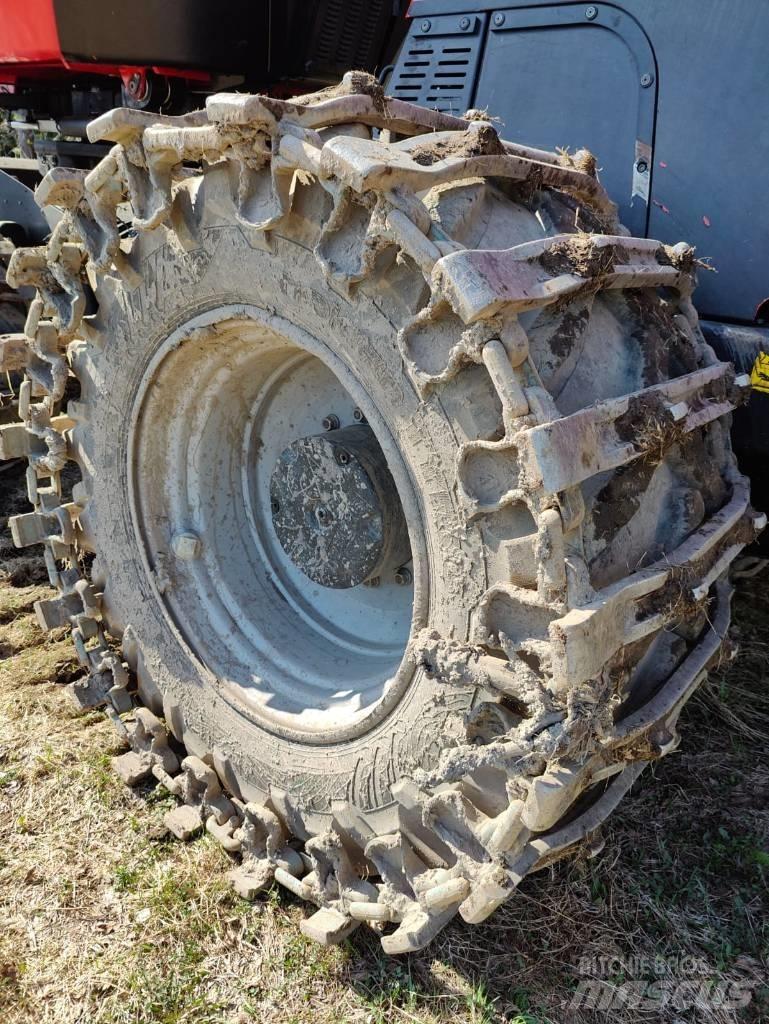Komatsu 901 원목 하베스터