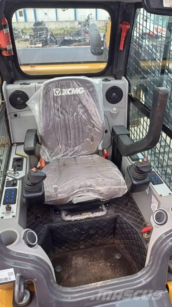 XCMG XC7-TV12 궤도식 로우더