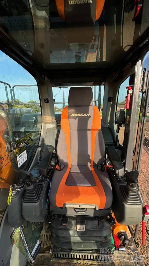 Doosan DX140LC-5 대형 굴삭기 29톤 이상