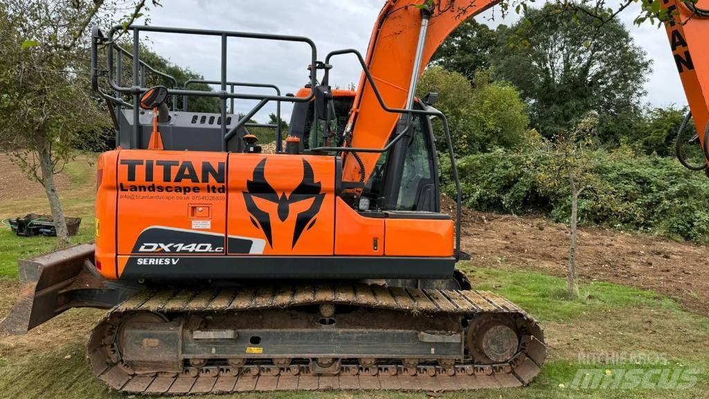 Doosan DX140LC-5 대형 굴삭기 29톤 이상