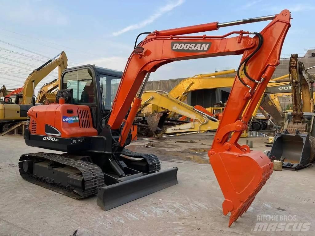 Doosan DX60 대형 굴삭기 29톤 이상