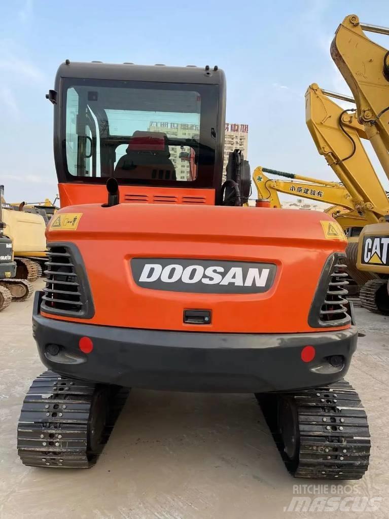 Doosan DX60 대형 굴삭기 29톤 이상