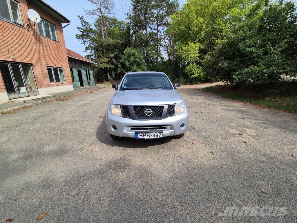 Nissan Navara 픽업/드롭사이드