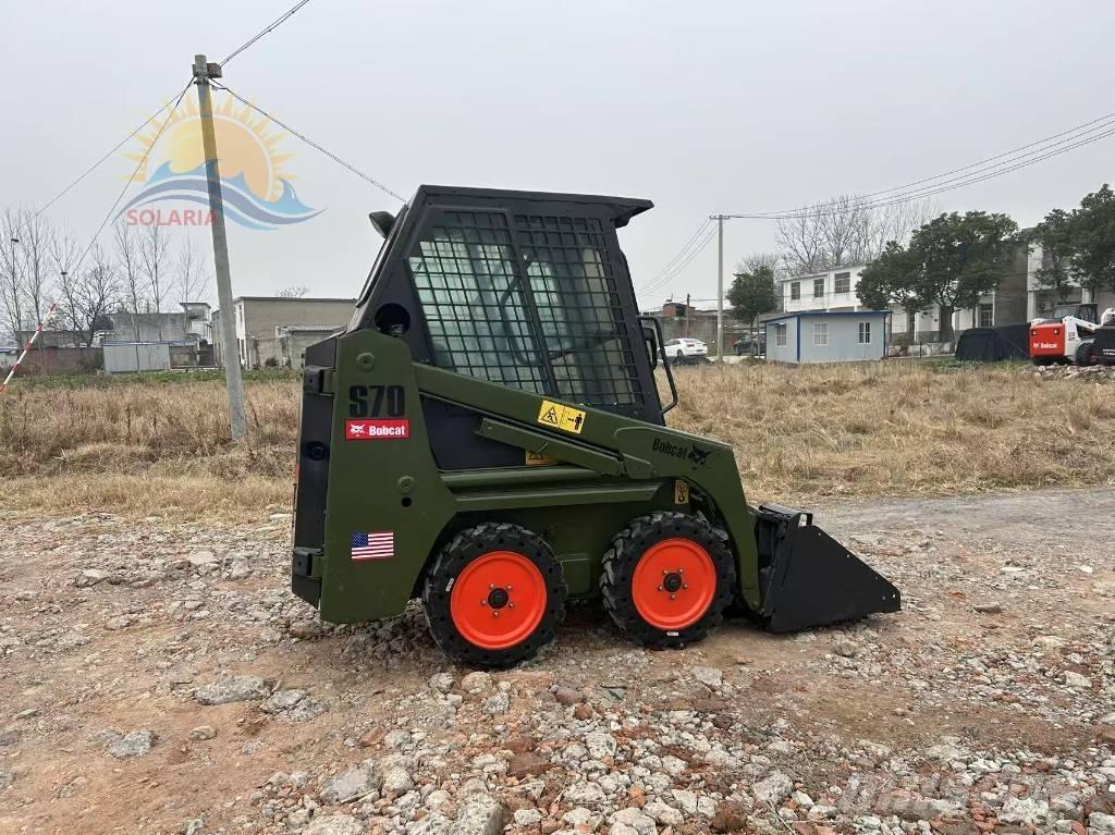Bobcat S 70  스키드로더