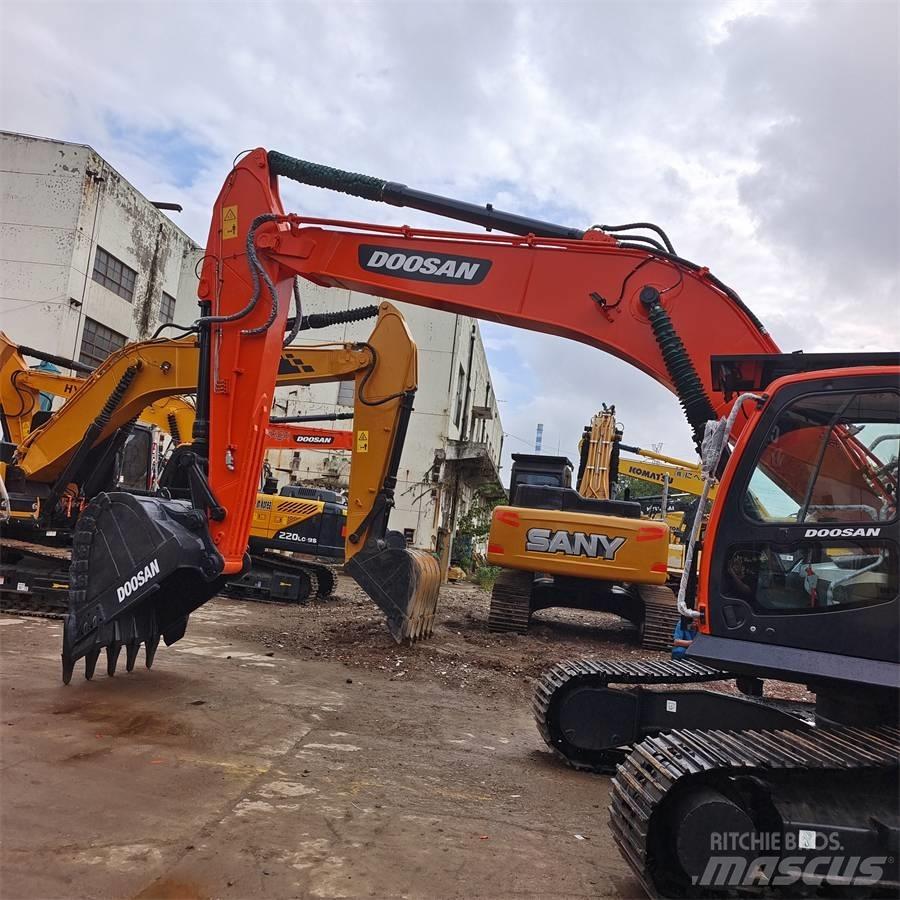 Doosan DX300 대형 굴삭기 29톤 이상