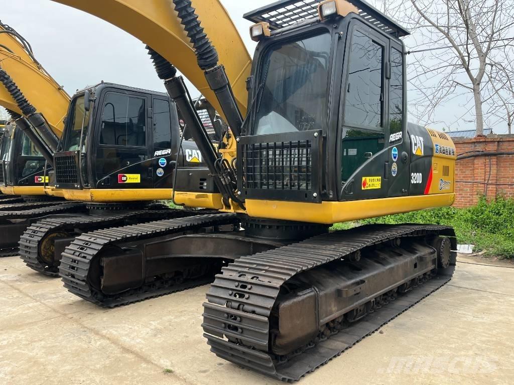 CAT 320 D 대형 굴삭기 29톤 이상