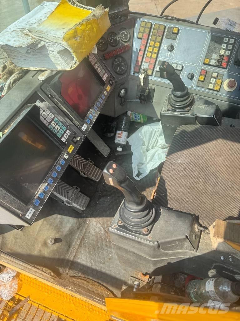 Liebherr LR 1400-2 트랙 크레인
