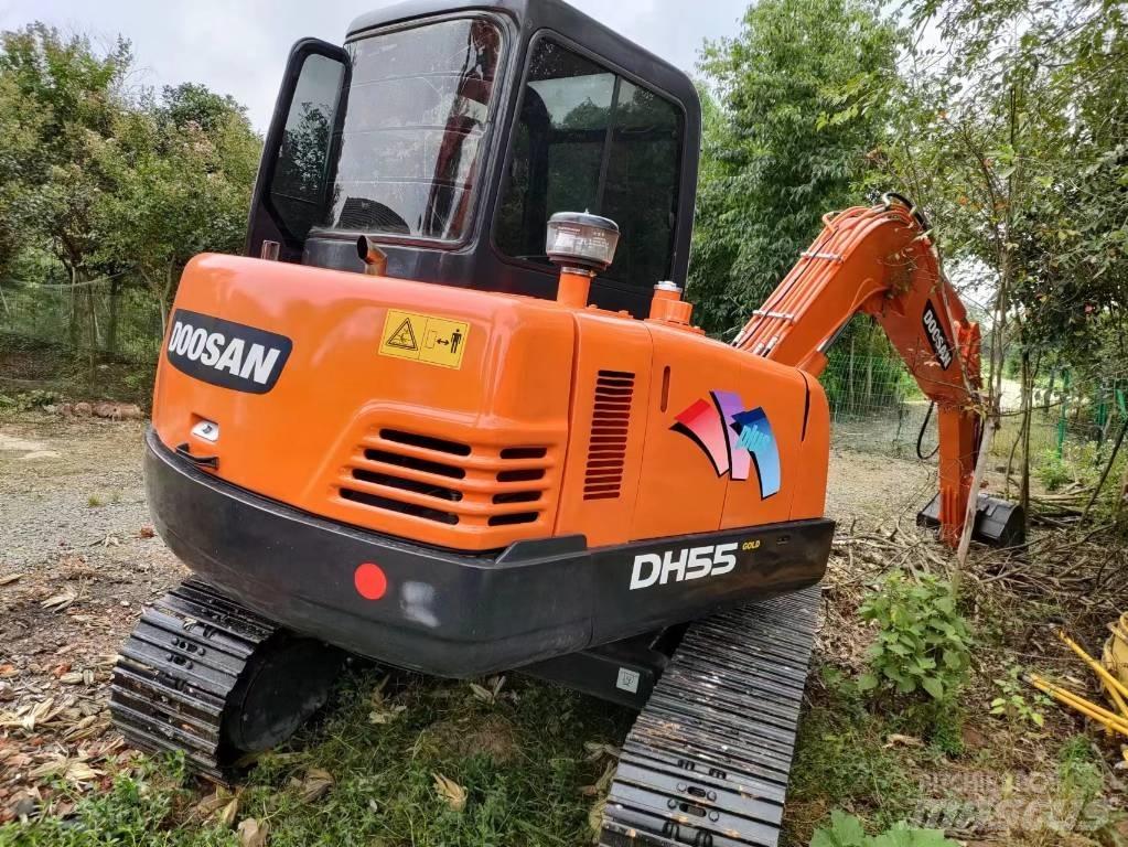 Doosan DH 55 소형 굴삭기 7톤 미만