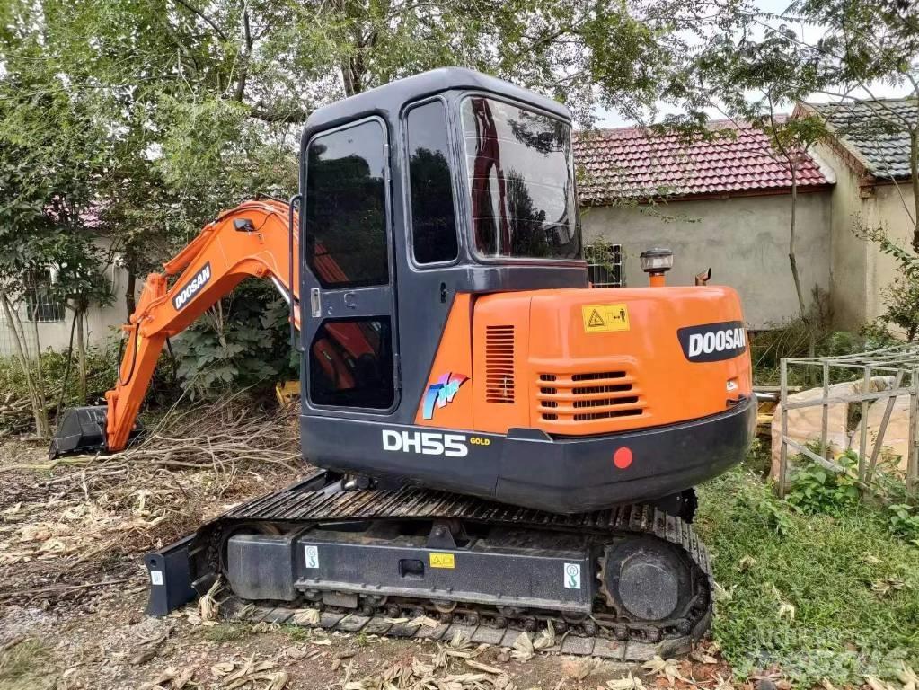 Doosan DH 55 소형 굴삭기 7톤 미만