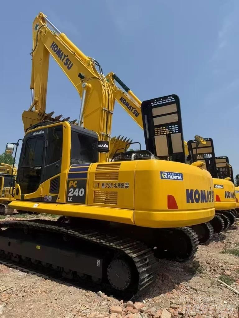 Komatsu 240LC-8 대형 굴삭기 29톤 이상
