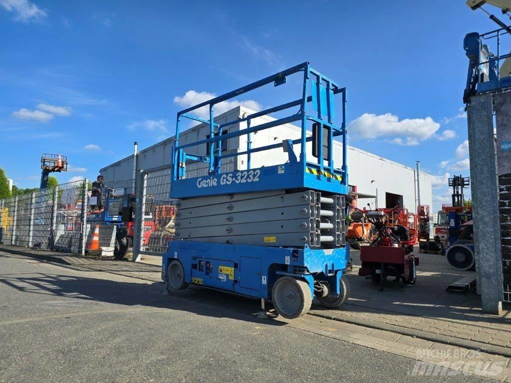 Genie GS 3232 가위형 리프트