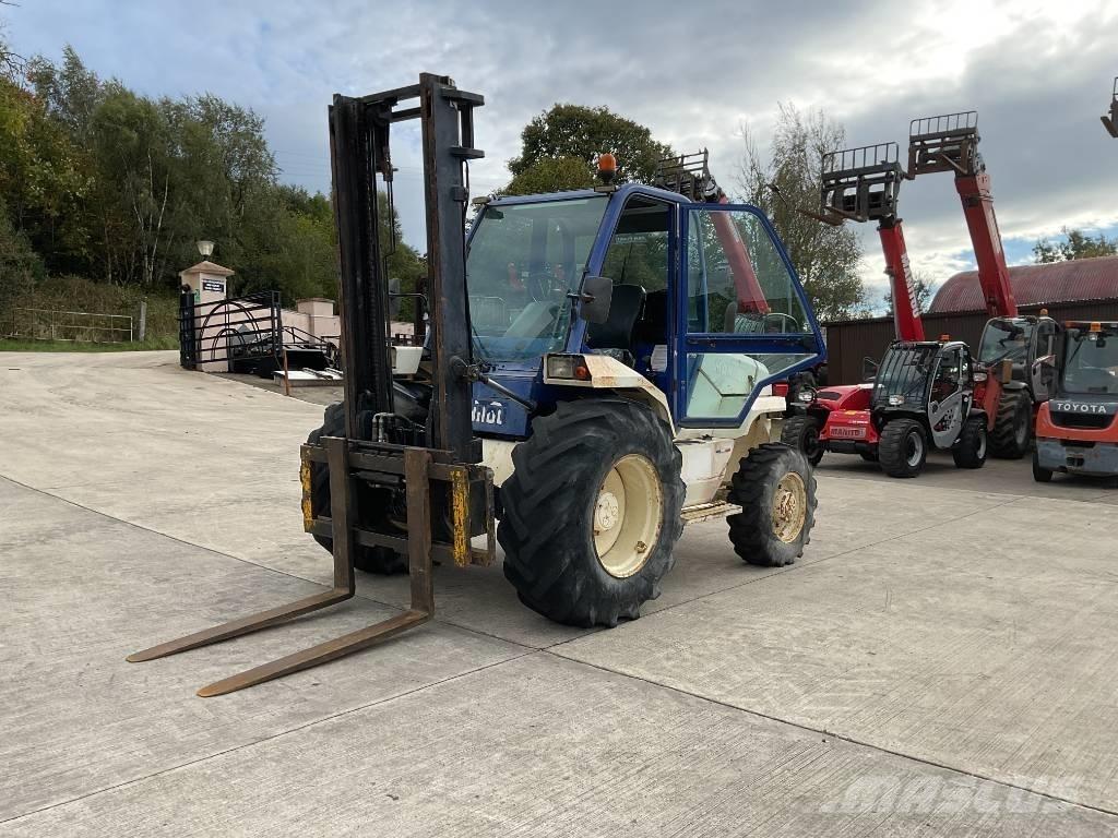 Manitou M 26.4 험지용 트럭